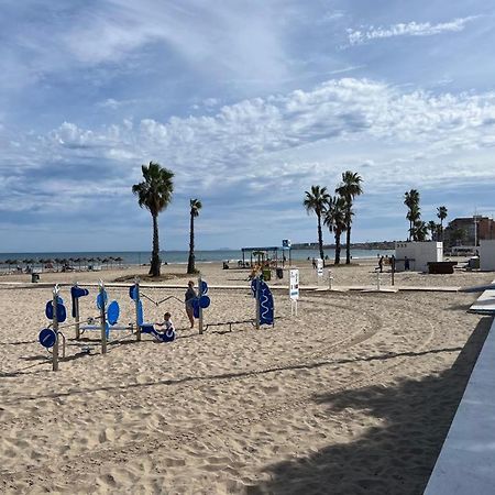 Beach Apartment Amalia Торрев'єха Екстер'єр фото