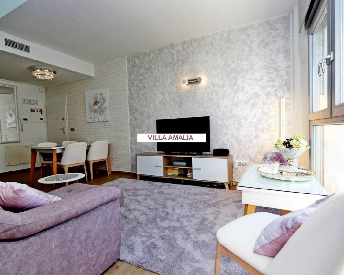 Beach Apartment Amalia Торрев'єха Екстер'єр фото