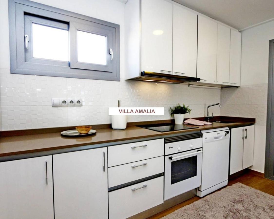 Beach Apartment Amalia Торрев'єха Екстер'єр фото